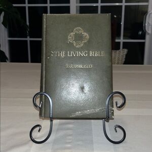 The Living Bible Paraphrased Hardcover